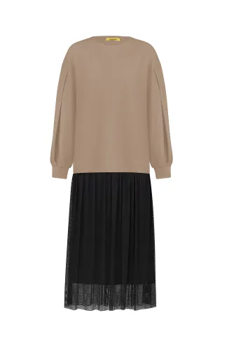 Viscose beige dress with mesh skirt in a sporty Jersey style
