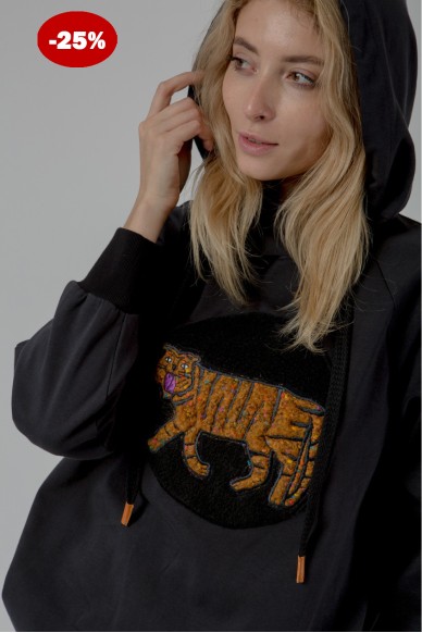 Warm cosy sweatshirt with patch Aislin