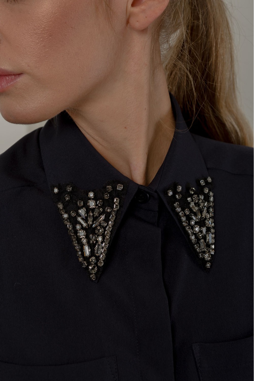 Sapphire blouse embroidered with Savannah stones - photo 6