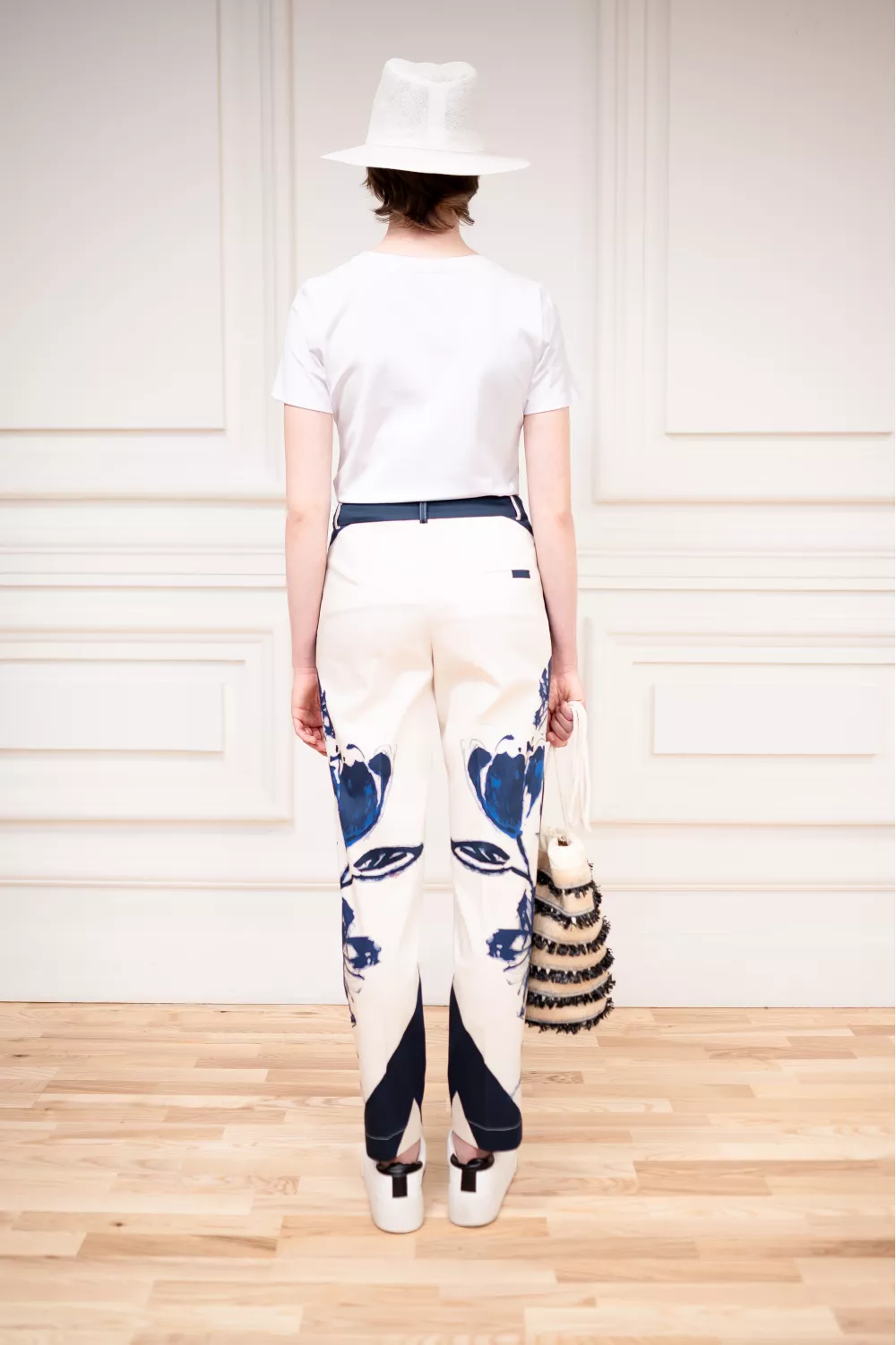 Cotton printed trousers in white and blue by Floura - photo 7
