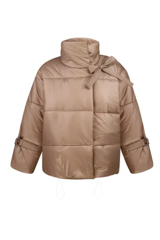 Короткая зимняя куртка с бантом на высоком бежевом ворота Элройс