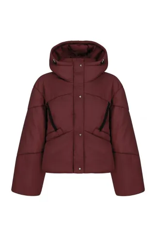 Зимова коротка куртка з капюшоном бордового кольору Нікола