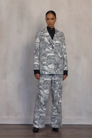 Avallon oversized jacket with a grey and white print - photo