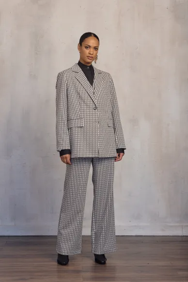 Avalon oversized jacket with a black and beige print - photo