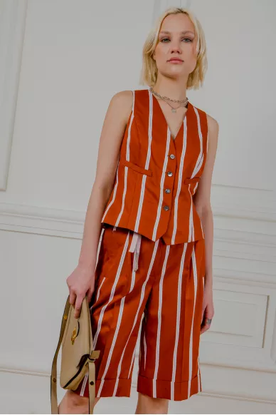 Коричневый вискозный жилет в полоску Боскония - фото