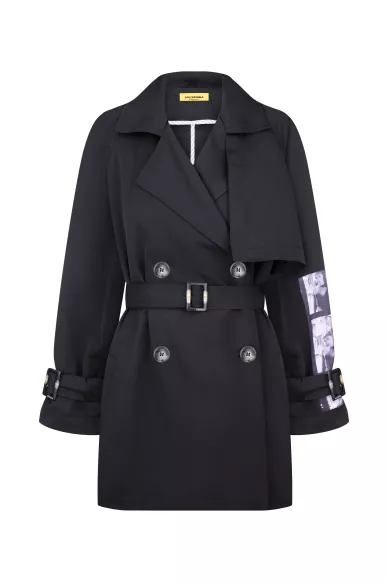 Black short trench coat in Agna casual style - photo